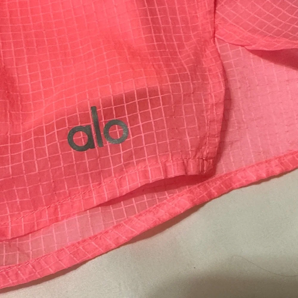 Alo Yoga Women's Game Time Neon Pink Bubblegum Shorts - Picture 8 of 12